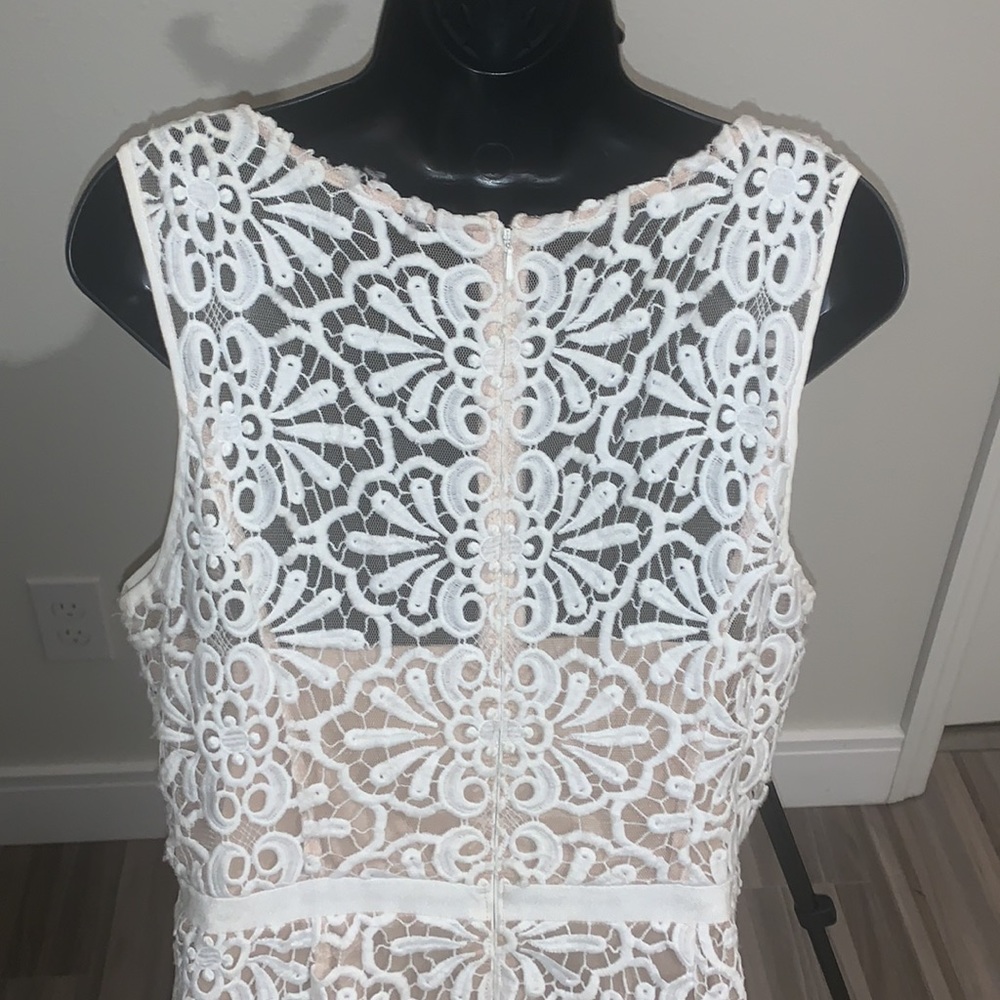 Adrianna Papell white lace holiday party dress 16 - Picture 4 of 6